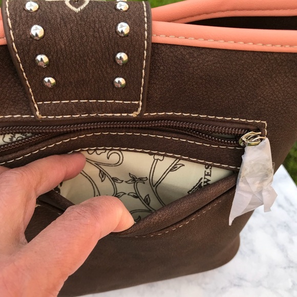 Montana West buckle Floral Crossbody - Picture 5 of 7